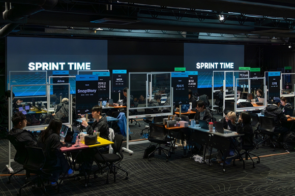 정우진 NHN 대표가 지난 25일 NHN 사옥에서 열린 'NHN AI 스프린톤(AI Sprinthon)' 행사에서 발언하고 있다. [사진=NHN]