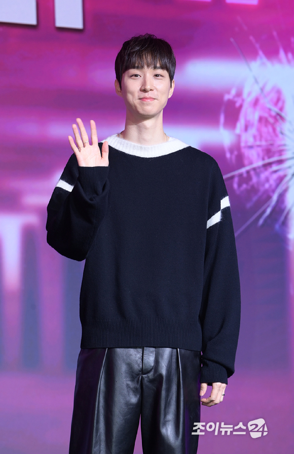 영화감독 이충현이 25일 오후 서울 마포동 호텔 나루 서울 엠갤러리에서 열린 넷플릭스 영화 '발레리나'(감독 이충현) 제작보고회에 참석하고 있다. [사진=정소희 기자]