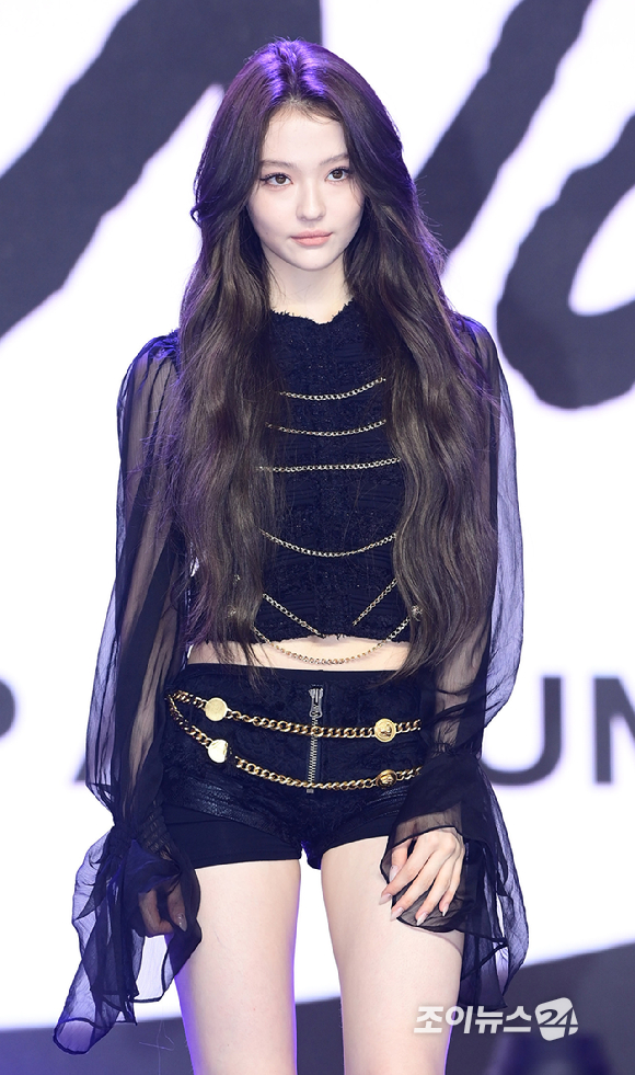 그룹 미야오 엘라가 1일 오후 서울 마포구 상암동 큐브컨벤션센터에서 열린 미야오(MEOVV) EP 2집 '바이트 나우(BITE NOW)' 미디어 쇼케이스에 참석하고 있다. [사진=정소희 기자]
