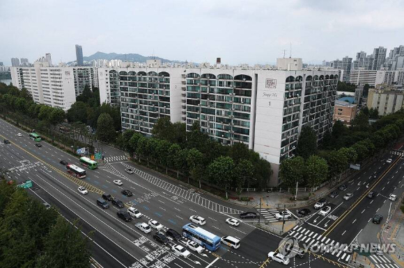 송파구 잠실 장미 아파트 전경. [사진=연합뉴스]