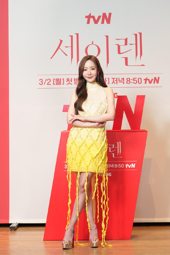 '세이렌' 박민영 "생활패턴까지 맞췄다⋯매일 물 3리터 마시며 감량"