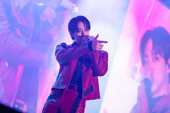 가수 겸 배우 이준호가 타이베이 공연에서 팬들을 만나고 있다. [사진=JYP엔터테인먼트]