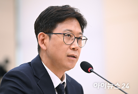 배경훈 과학기술정보통신부 장관 후보자가 14일 서울 여의도 국회에서 열린 과학기술정보방송통신위원회 인사청문회에서 질의에 답변하고 있다. [사진=곽영래 기자]