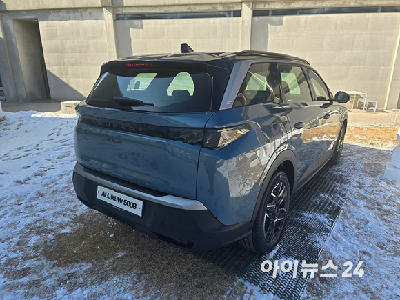 푸조 '올 뉴 5008 스마트 하이브리드'. [사진=김종성 기자]