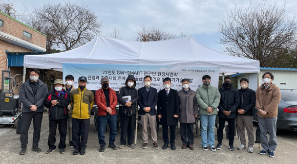 충남 홍성군 서부면 양곡리 일대에 지하수 관정연계시스템이 시범 구축됐다. 사진은 마을회관에서 열린 주민설명회. [사진=한국지질자원연구원]