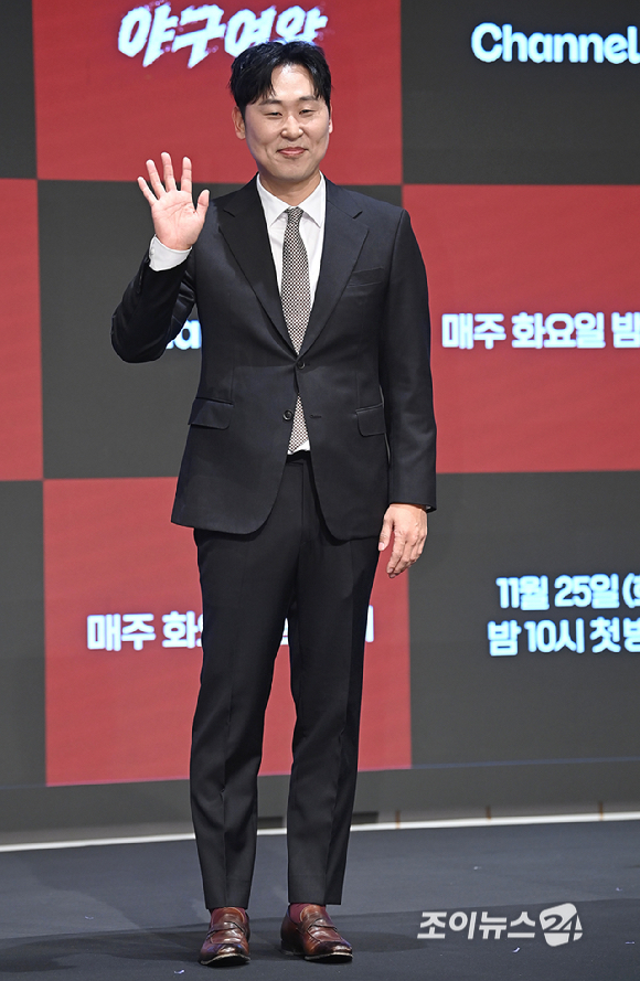 야구선수 출신 윤석민이 25일 서울 구로구 더 세인트 신도림에서 열린 채널A 야구여왕' 제작발표회에서 포즈를 취하고 있다. [사진=곽영래 기자]