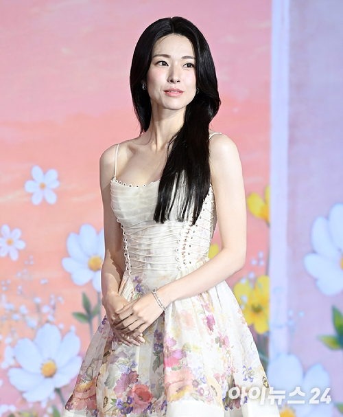 배우 하영이 지난 5일 서울 마포 호텔 나루 서울에서 열린 넷플릭스 시리즈 '이런 엿같은 사랑' 제작발표회에서 포토타임을 갖고 있다. [사진=곽영래 기자]