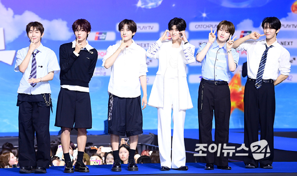 그룹 엔시티 위시(NCT WISH)가 9일 오후 경기도 일산 킨텍스에서 열린 2026 SBS 가요대전 Summer 블루카펫 행사에 참석하고 있다. [사진=정소희 기자]