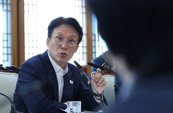 김민석 국무총리가 7일 서울 종로구 정부서울청사에서 열린 지방선거 관리 관련 대학생과 간담회에서 발언하고 있다. [사진=연합뉴스]