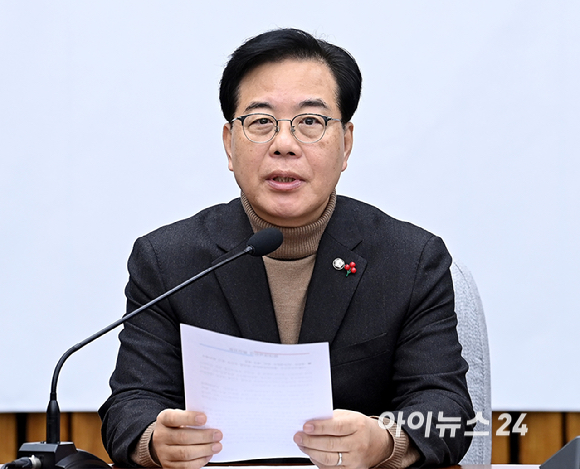 송언석 국민의힘 원내대표가 19일 서울 여의도 국회에서 열린 원내대책회의에서 발언하고 있다. [사진=곽영래 기자]