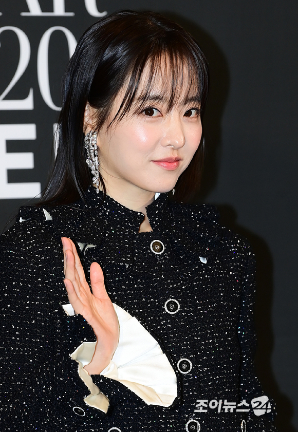 배우 박보영이 18일 부산 해운대구 중동 파라다이스호텔에서 열린 '2025 마리끌레르 아시아스타어워즈' 포토콜 행사에 참석하고 있다. [사진=정소희 기자]