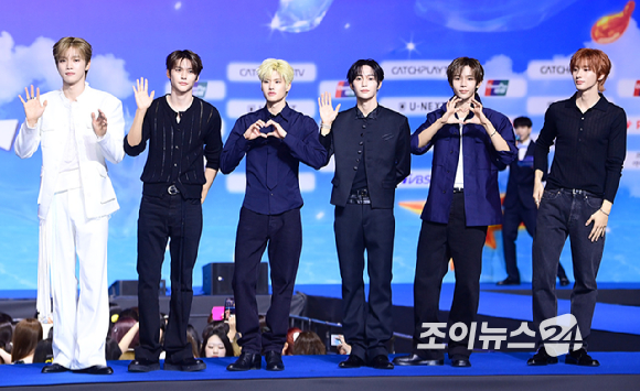 그룹 라이즈(RIIZE)가 9일 오후 경기도 일산 킨텍스에서 열린 2026 SBS 가요대전 Summer 블루카펫 행사에 참석하고 있다. [사진=정소희 기자]