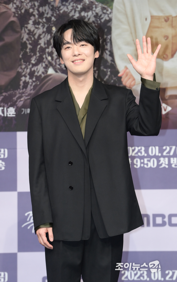 배우 임수향과 김정현이 27일 오후 서울 마포구 상암동 MBC사옥에서 열린 MBC 금토드라마 '꼭두의 계절' 제작발표회에 참석하고 있다. [사진=정소희 기자]