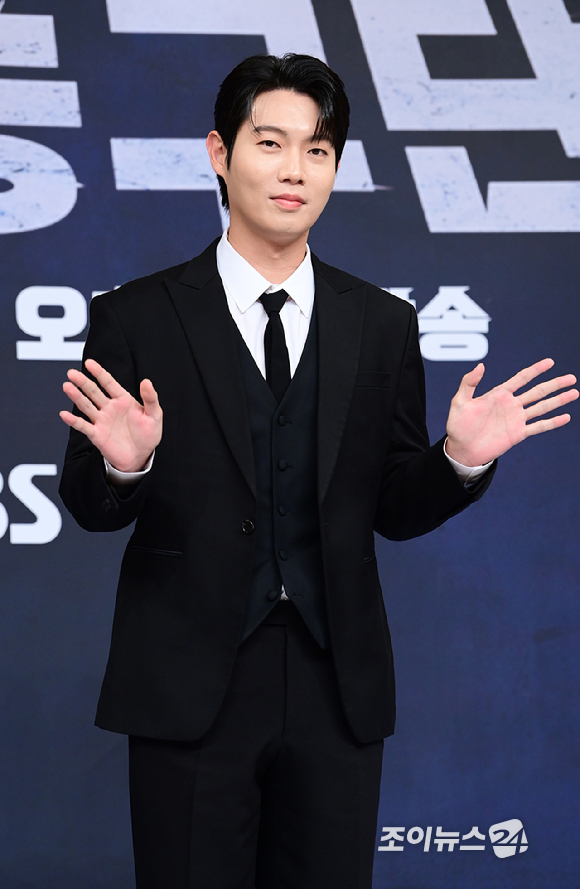 가수 손태진이 26일 오전 서울 양천구 목동 SBS사옥에서 열린 SBS 새 예능프로그램 '열혈농구단' 제작발표회에 참석하고 있다. [사진=정소희 기자]