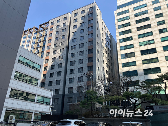 전문 운영사가 관리하는 강남구 역삼동의 기업형 임대주택 '위브플레이스 강남역.' [사진=김민지 기자]