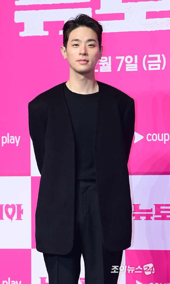 배우 박정민이 7일 오전 서울 영등포구 콘래드 서울에서 열린 쿠팡플레이 시리즈 '뉴토피아' 제작발표회에서 포즈를 취하고 있다. [사진=정소희 기자]