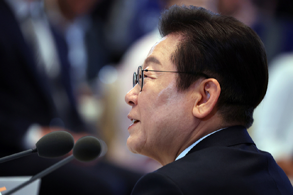 이재명 대통령이 지난 11일 청와대 영빈관에서 열린 취임 100일 기자회견 '회복을 위한 100일, 미래를 위한 성장'에서 발언하고 있다. 2025.9.11 [대통령실통신사진기자단] [사진=연합뉴스]