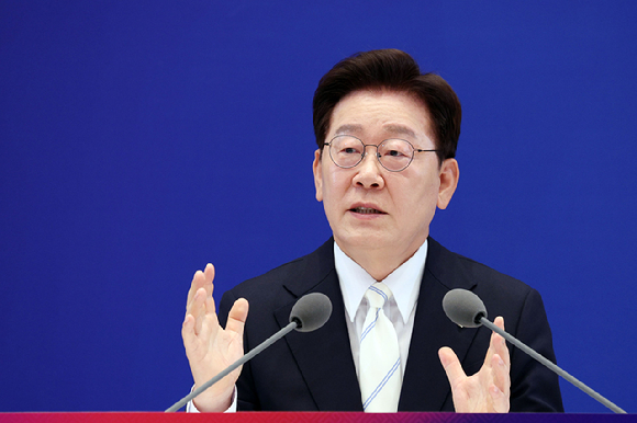 이재명 대통령이 8일 청와대 영빈관에서 열린 취임 1주년 기자회견에서 발언하고 있다. 2026.6.8 [사진=연합뉴스]