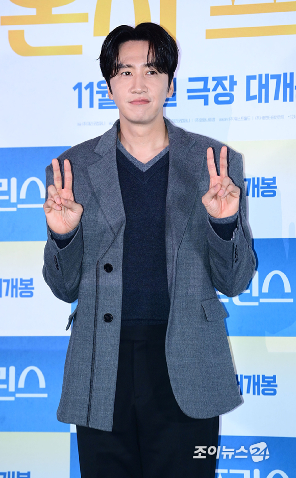 배우 이광수가 10일 오후 서울 CGV 용산아이파크몰에서 열린 영화 '나혼자 프린스'(감독 김성훈) 언론시사회에 참석하고 있다. [사진=정소희 기자]