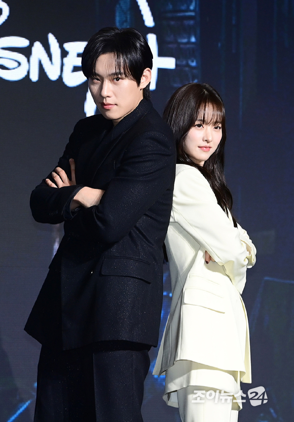 배우 김성철과 박보영이 27일 서울 영등포구 여의도동 콘래드 서울 호텔에서 열린 디즈니+ 오리지널 시리즈 '골드랜드' 제작발표회에 참석하고 있다. [사진=정소희 기자]