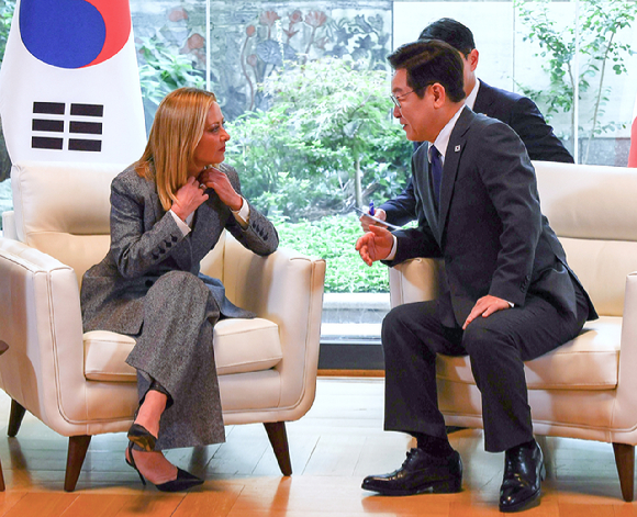 이재명 대통령과 조르자 멜로니 이탈리아 총리가 24일(현지시간) 미국 뉴욕 주유엔대한민국대표부에서 정상회담을 하고 있다. 2025.9.24 [사진=연합뉴스]