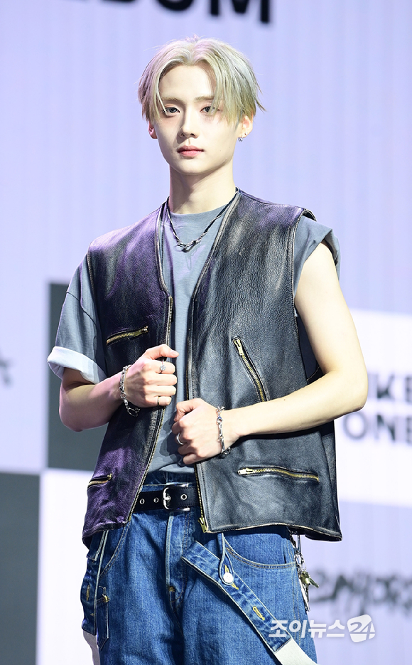 그룹 알파드라이브원 상원이 12일 오후 서울 용산구 블루스퀘어 SOL트래블홀에서 열린 알파드라이브원(ALPHA DRIVE ONE) 첫 번째 데뷔 미니 1집 'EUPHORIA'(유포리아) 발매 기념 쇼케이스에 참석하고 있다. [사진=정소희 기자]