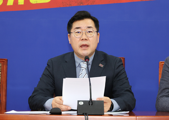 더불어민주당 박찬대 원내대표가 16일 국회에서 열린 정책조정 회의에서 발언하고 있다. 2025.1.16 [사진=연합뉴스]