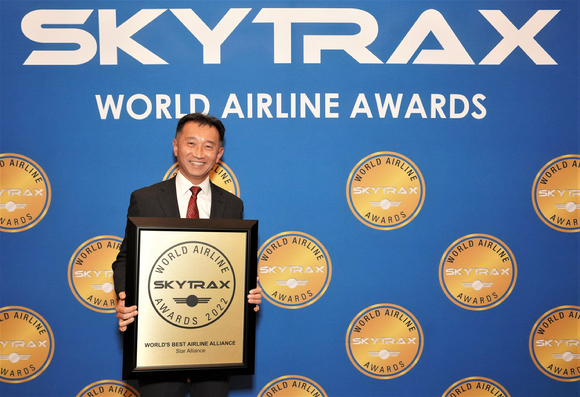 아시아나항공이 속한 세계 최대 항공사 동맹체 스타얼라이언스(Star Alliance)가 2022년 스카이트랙스 월드 에어라인 어워즈(Skytrax World Airline Awards) 시상식에서 최우수 항공사 동맹체로 선정됐다. [사진=아시아나항공]