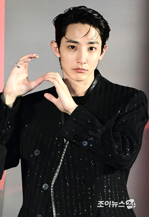 배우 이수혁이 7일 오후 서울 CGV 용산아이파크몰에서 열린 웨이브 오리지널 드라마 'S라인' 제작발표회에 참석하고 있다. [사진=정소희 기자]