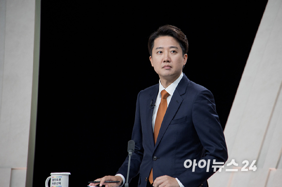 국민의힘 김문수 대선 후보가 30일 서울 여의도 국민의힘 중앙당사에서 대국민 호소문을 발표하고 있다. 2025.5.30 [사진=연합뉴스]