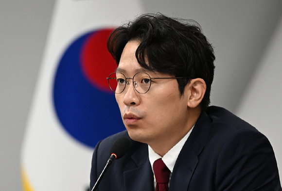 이기인 개혁신당 최고위원이 지난 8월 22일 오전 광주시의회예결특위 회의실에서 열린 '제30차 광주 현장최고위원회의'에서 발언하고 있다. [사진=뉴시스]