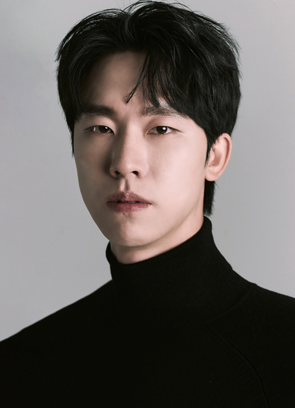 엄준기가 소지섭 소속사 51K와 전속계약을 체결했다. [사진=51K]