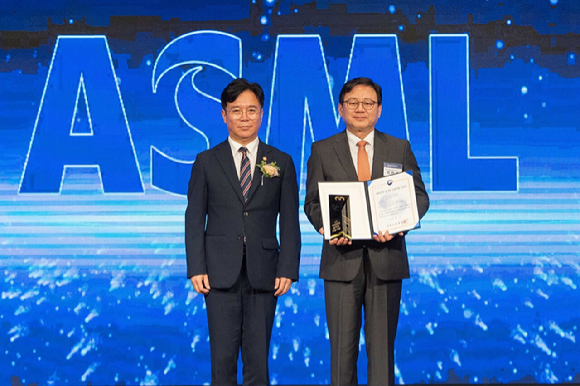 ASML코리아, &apos;대한민국 일자리 으뜸기업&apos; 선정