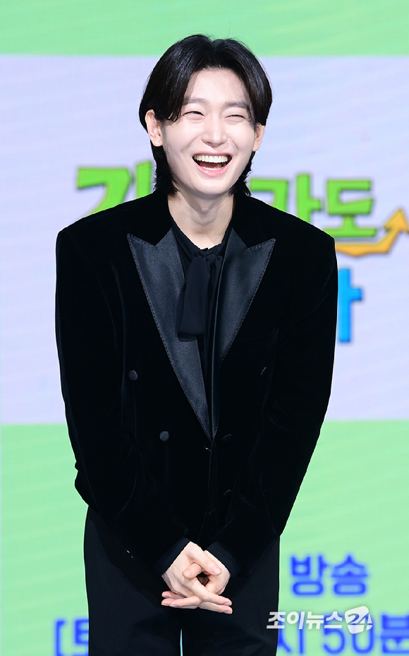 가수 김용빈이 16일 오전 서울 마포구 쇼킹케이팝센터에서 열린 ENA 예능 프로그램 '길치라도 괜찮아' 제작발표회에 참석하고 있다. [사진=정소희 기자]