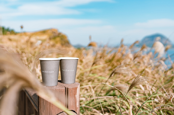 필 더 아트 억새 군락지. [사진=제주신라호텔]
