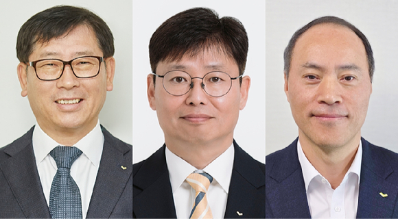 왼쪽부터 백규한 세아제강지주 전무, 박건훈 세아창원특수강 전무(대표이사), 변영길 세아제강 전무. [사진=세아그룹]