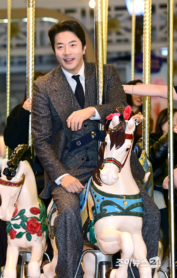 배우 권상우가 8일 오후 서울 송파구 롯데월드 어드벤처에서 열린 영화 '하트맨' 돌아오는 거야, 다시 롯데월드에서! 이벤트 행사에 참석하고 있다. [사진=정소희 기자]