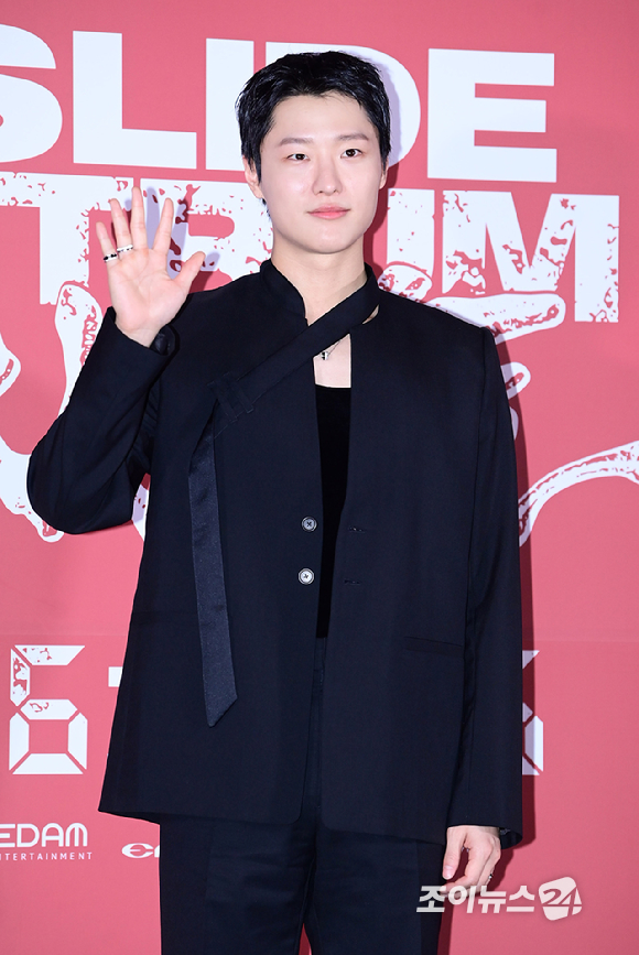 배우 우즈(조승연)가 20일 서울 용산구 CGV 아이파크몰에서 진행된 영화 '슬라이드 스트럼 뮤트'(감독 박세영) 언론시사회에 참석하고 있다. [사진=정소희 기자]