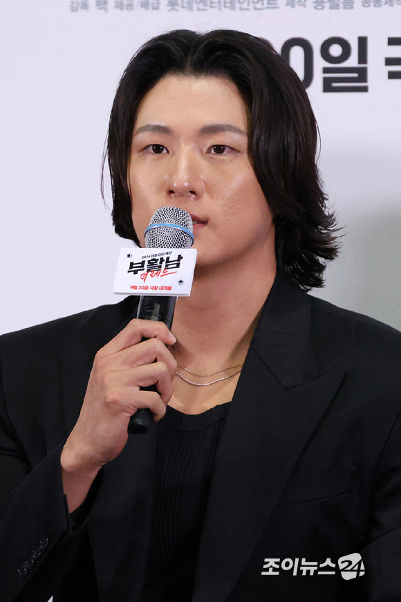 배우 신승호가 16일 오후 서울 송파구 롯데시네마 월드타워점에서 진행된 영화 '부활남: 더 레드'(감독 백종열) 언론시사회에 참석해 소감을 말하고 있다. [사진=문수지 기자]