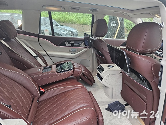 마이바흐 GLS 600 4MATIC 마누팍투어 2열. [사진=홍성효 기자]