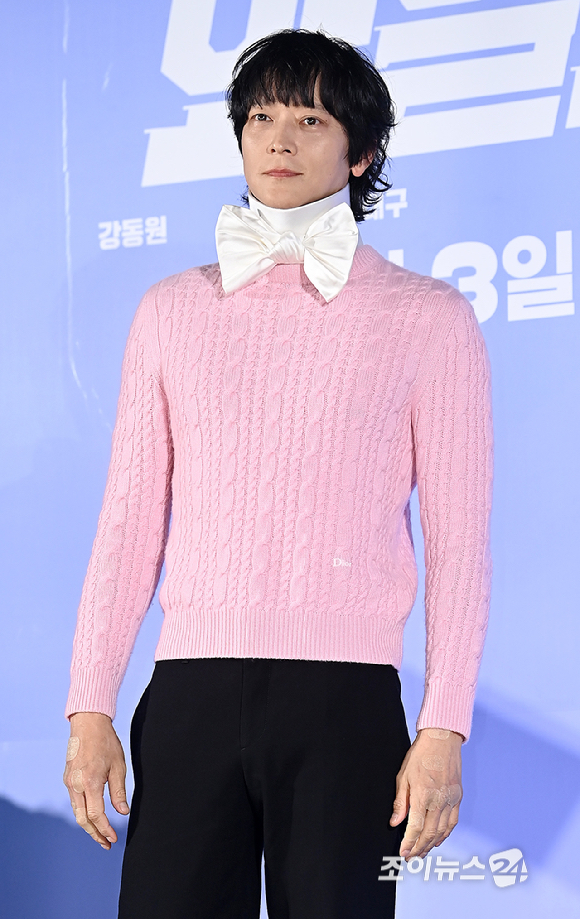 배우 강동원이 7일 오전 서울 자양동 롯데시네마 건대입구에서 열린 영화 '와일드 씽' 제작보고회에서 포토타임을 갖고 있다. [사진=곽영래 기자]