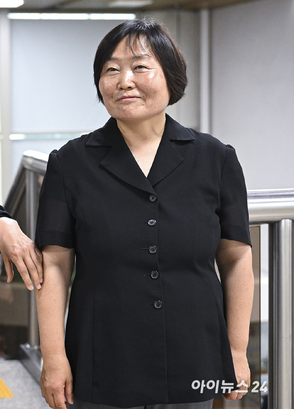 국가보안법 위반 혐의를 받는 한명희 민중민주당 대표가 16일 서울 서초구 서울중앙지방법원에서 열린 구속 전 피의자 심문(영장실질심사)에 출석하고 있다. [사진=사진공동취재단]