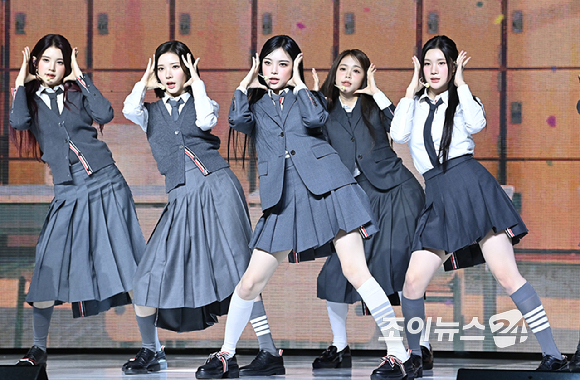 [포토] 하츠투하츠 &apos;FOCUS&apos;