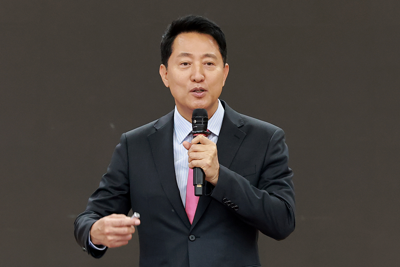 오세훈 서울시장이 24일 국회 의원회관에서 국민의힘 김기현 의원이 회장인 대한민국 미래혁신포럼 주최로 열린 세미나에 참석해 '6&middot;3 지방선거 진단과 향후 과제 - 보수가치의 회복과 미래'를 주제로 강연하고 있다. 2026.6.24 [사진=연합뉴스]