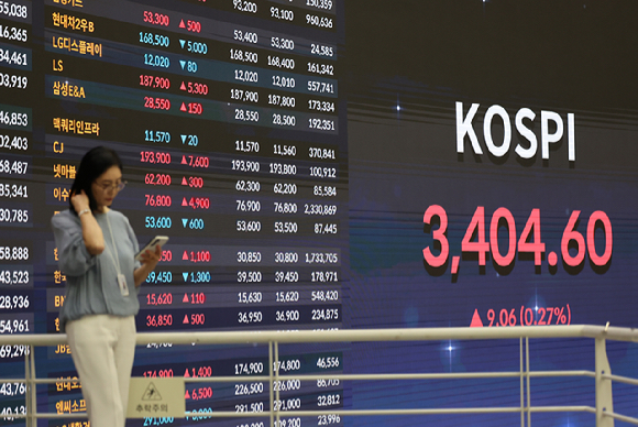 사진은 서울 여의도 한국거래소 홍보관의 주식 전광판. [사진=연합뉴스]