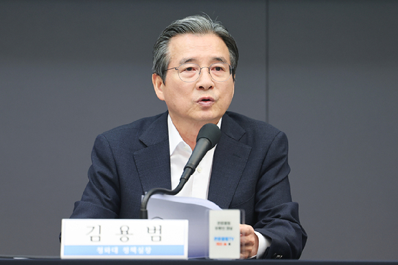 김용범 대통령비서실 정책실장이 24일 서울 중구 프레스센터에서 열린 관훈토론회에서 모두발언을 하고 있다. 2026.6.24 [사진=연합뉴스]