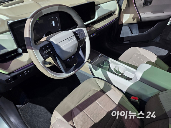 기아 '디 올 뉴 셀토스' 하이브리드 X-라인 모델. [사진=김종성 기자]