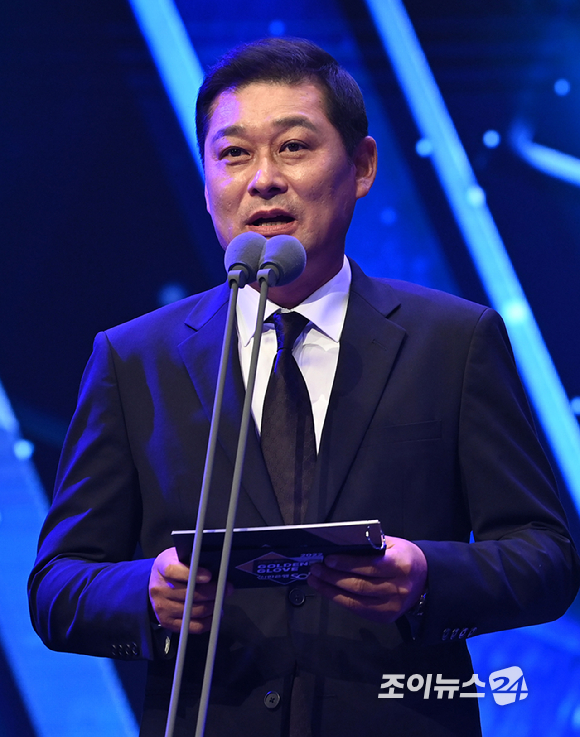 이종범 코치가 9일 오후 서울 강남구 삼성동 코엑스 오디토리움에서 열린 2022 신한은행 SOL KBO 골든글러브 시상식에서 인사말을 하고 있다. [사진=조이뉴스24]