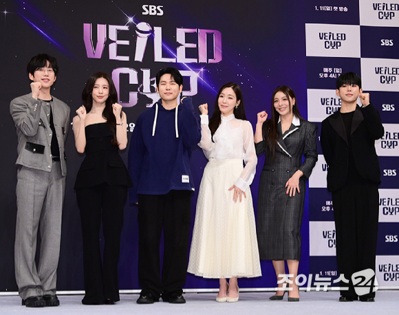 (왼쪽부터)권정열-아이들 미연-소녀시대 티파니 영-에일리-폴킴이 9일 오후 서울 양천구 목동 SBS 사옥에서 열린 SBS 글로벌 보컬 오디션 '베일드 컵' 제작발표회에 참석하고 있다. [사진=정소희 기자]