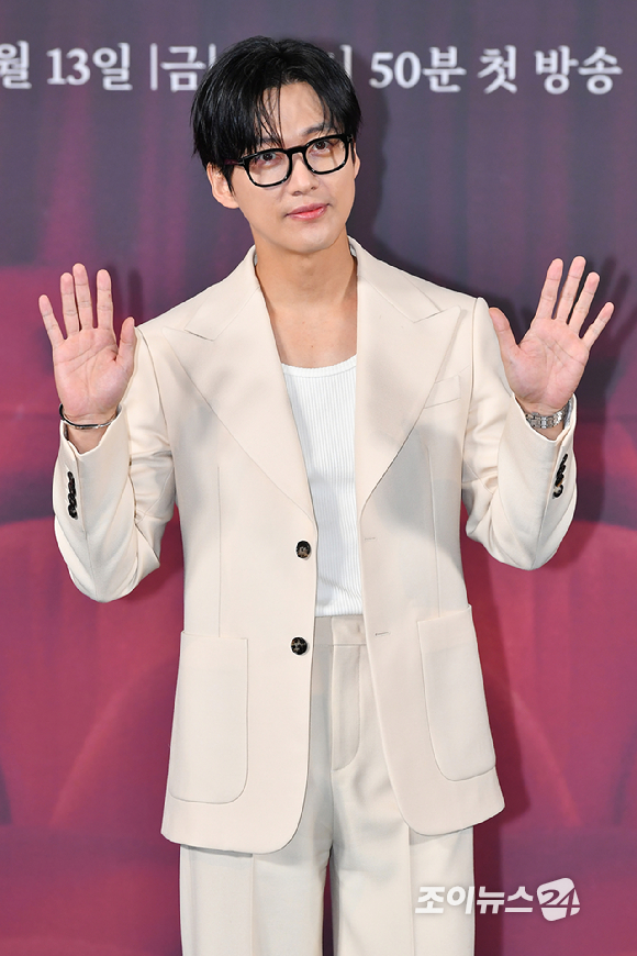 배우 남궁민이 10일 오후 서울 용산구 CGV 용산아이파크몰점에서 진행된 SBS 새 금토드라마 '우리영화' 제작발표회에 참석해 포즈를 취하고 있다. [사진=문수지 기자]